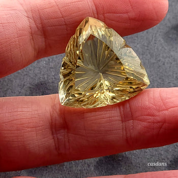 Intaglio Lemon Quartz Facet