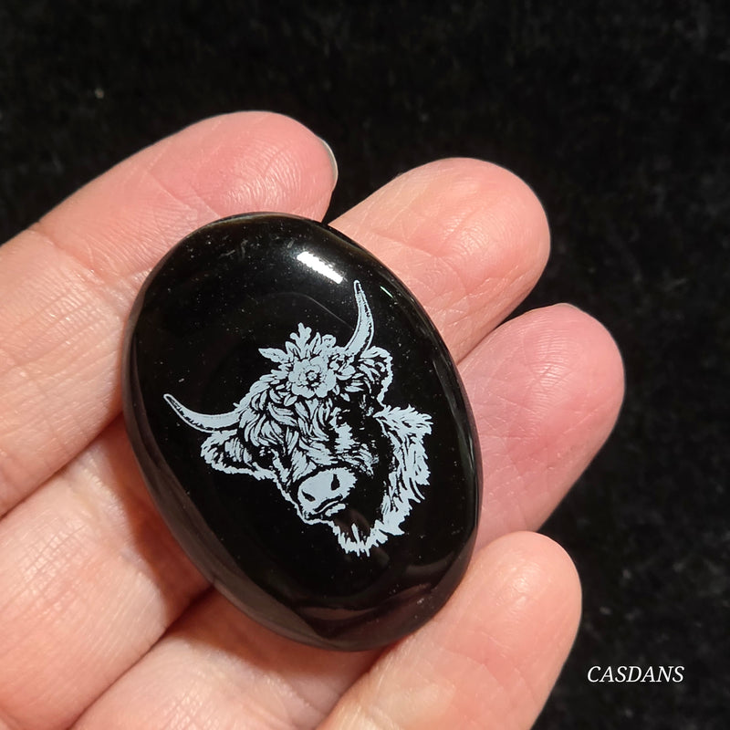 Engraved Onyx Cabochon