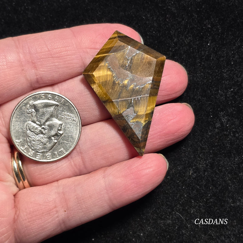 Tiger’s Eye Kite Cabochon