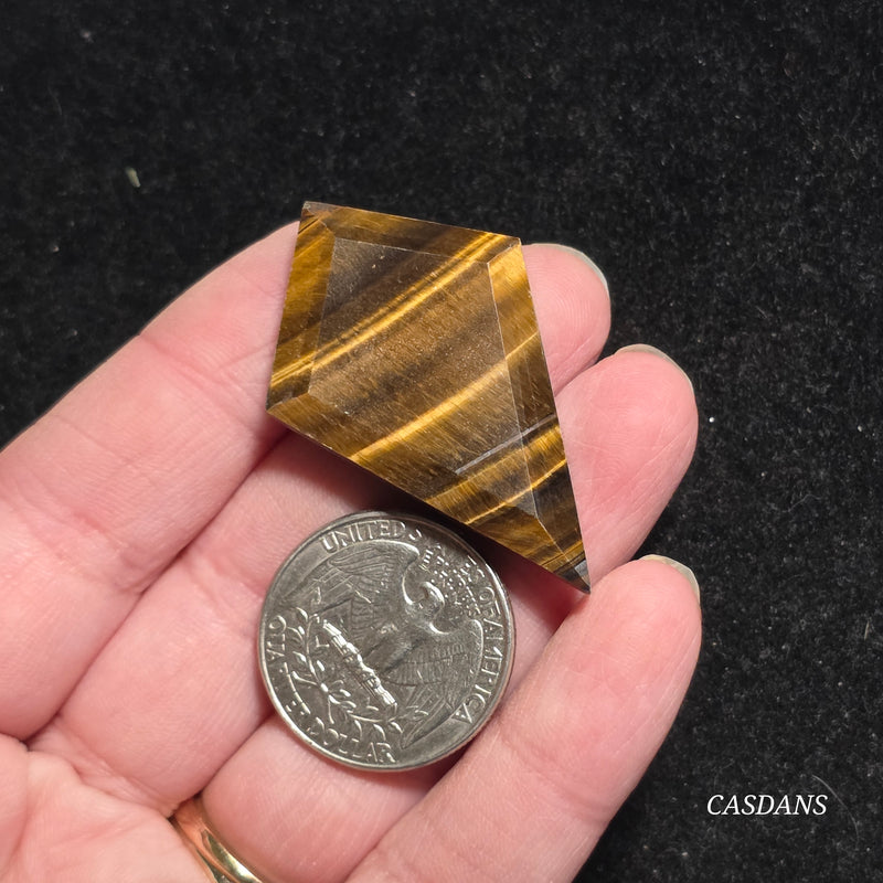 Tiger’s Eye Kite Cabochon