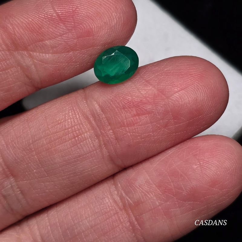 Green Onyx 6x8mm Oval Facet - Calibrated (1 Piece)